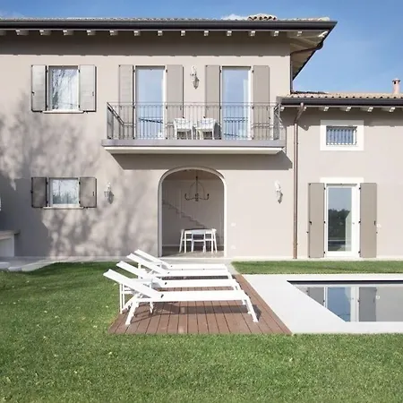 New ,private Garden, Swimming Pool And Hostel *