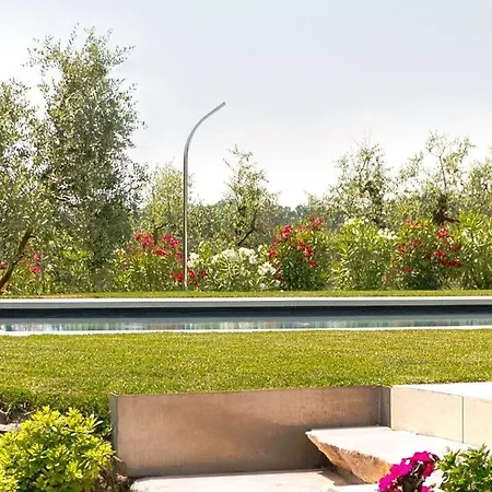 New ,private Garden, Swimming Pool And Hostel Torno