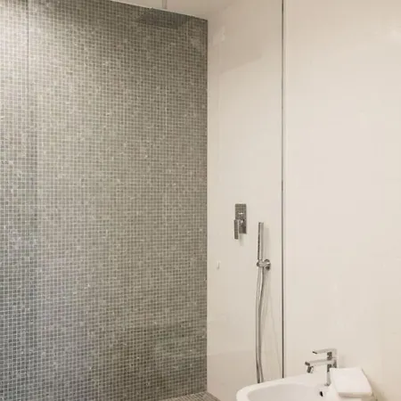 New ,private Garden, Swimming Pool And