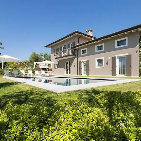 New ,private Garden, Swimming Pool And Хостел Торно