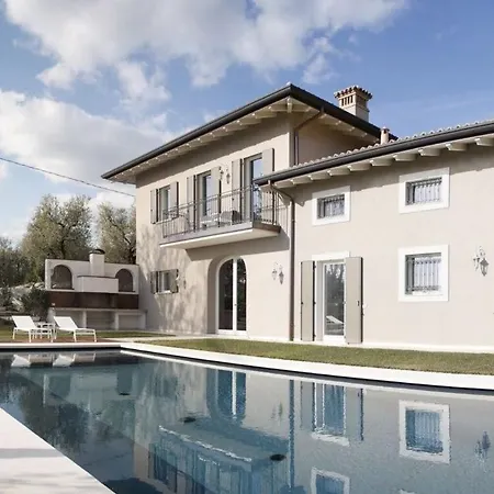 New ,private Garden, Swimming Pool And Хостел